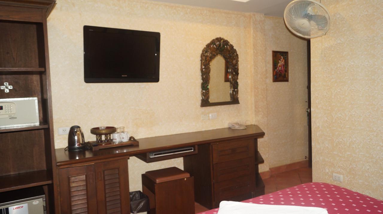 Queen Victoria Inn Pattaya Exterior photo